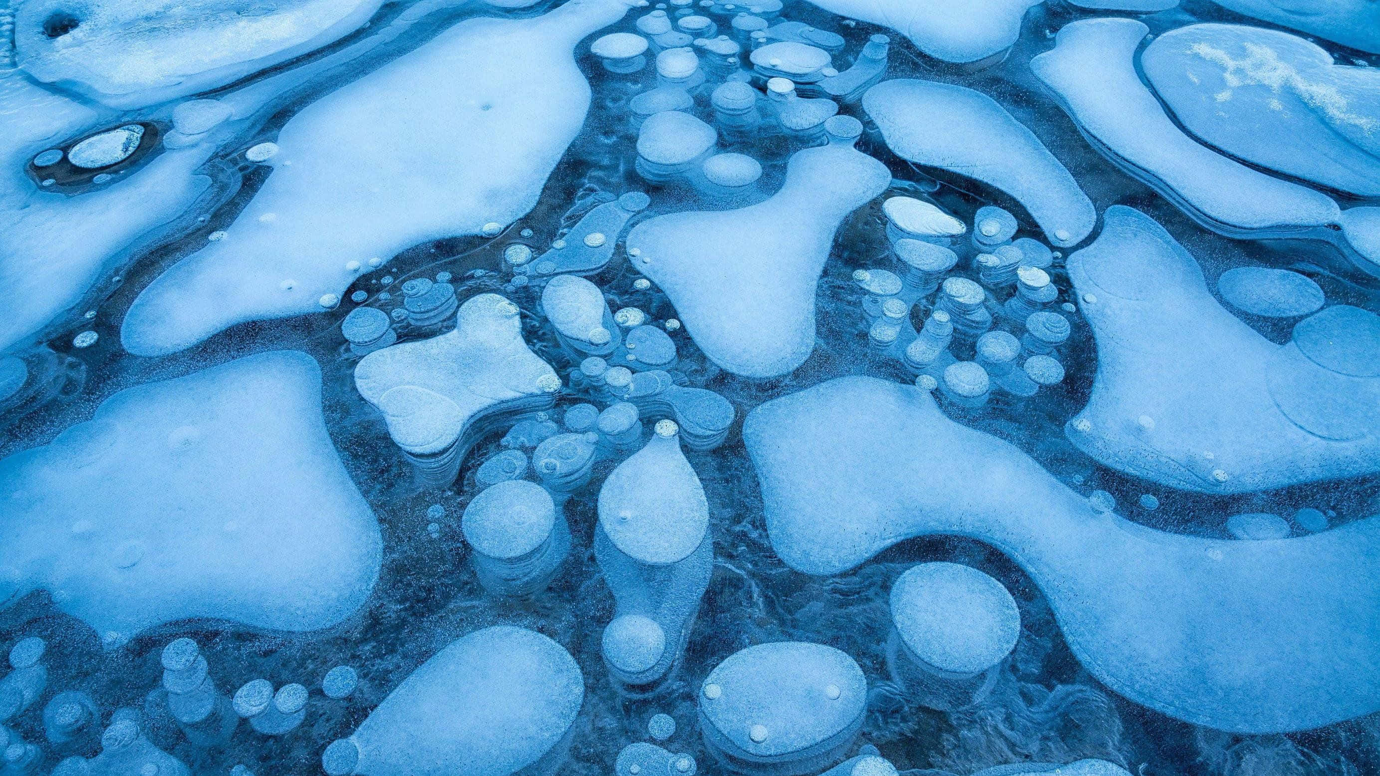 Frozen Lake, translucent blue ice, frozen bubbles, 2K Desktop Wallpaper