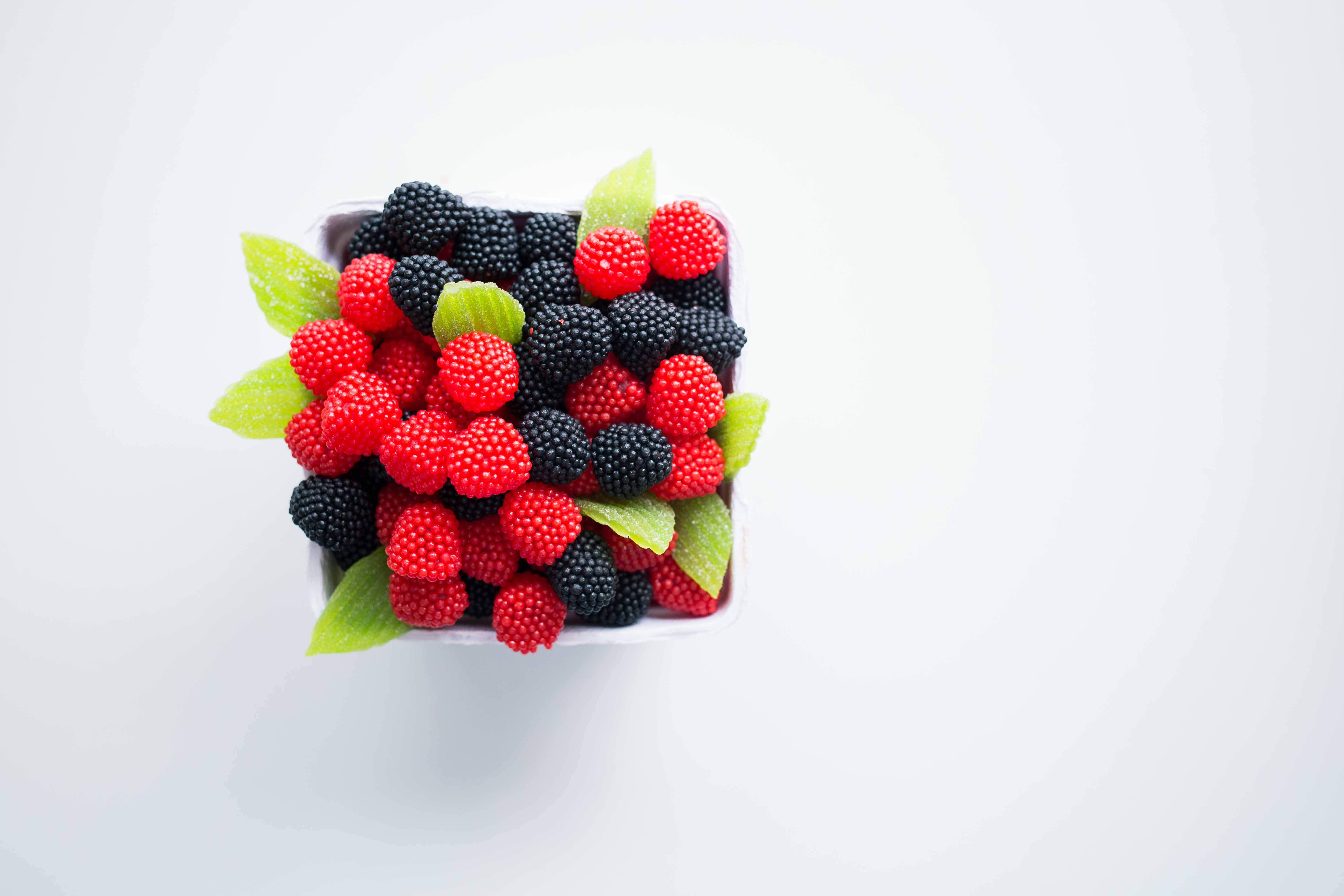 raspberry, blackberry, white bowl, 5K Desktop Wallpaper