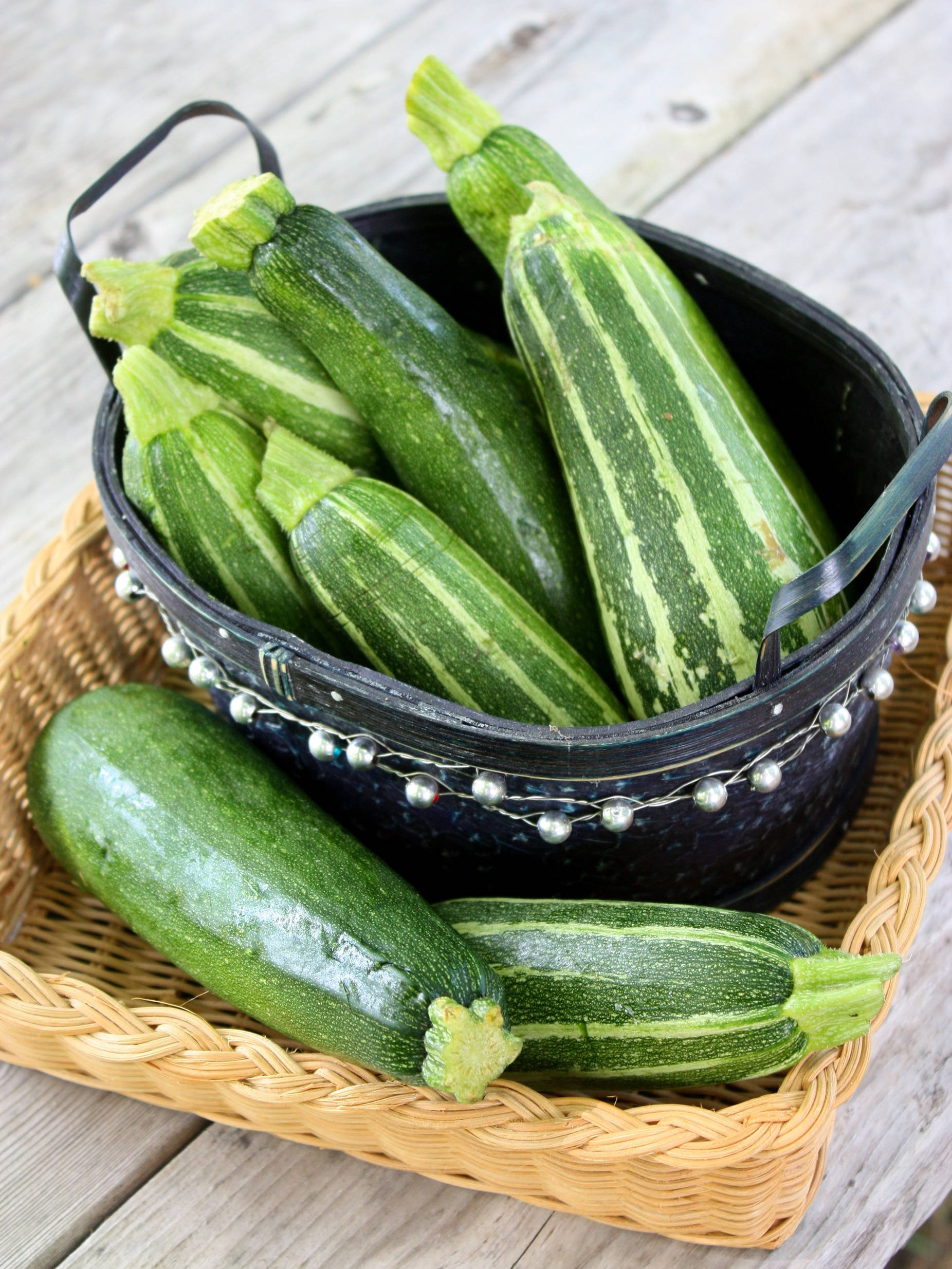zucchini italian heirloom variety, fresh green zucchini, light stripes, Full HD Phone Wallpaper