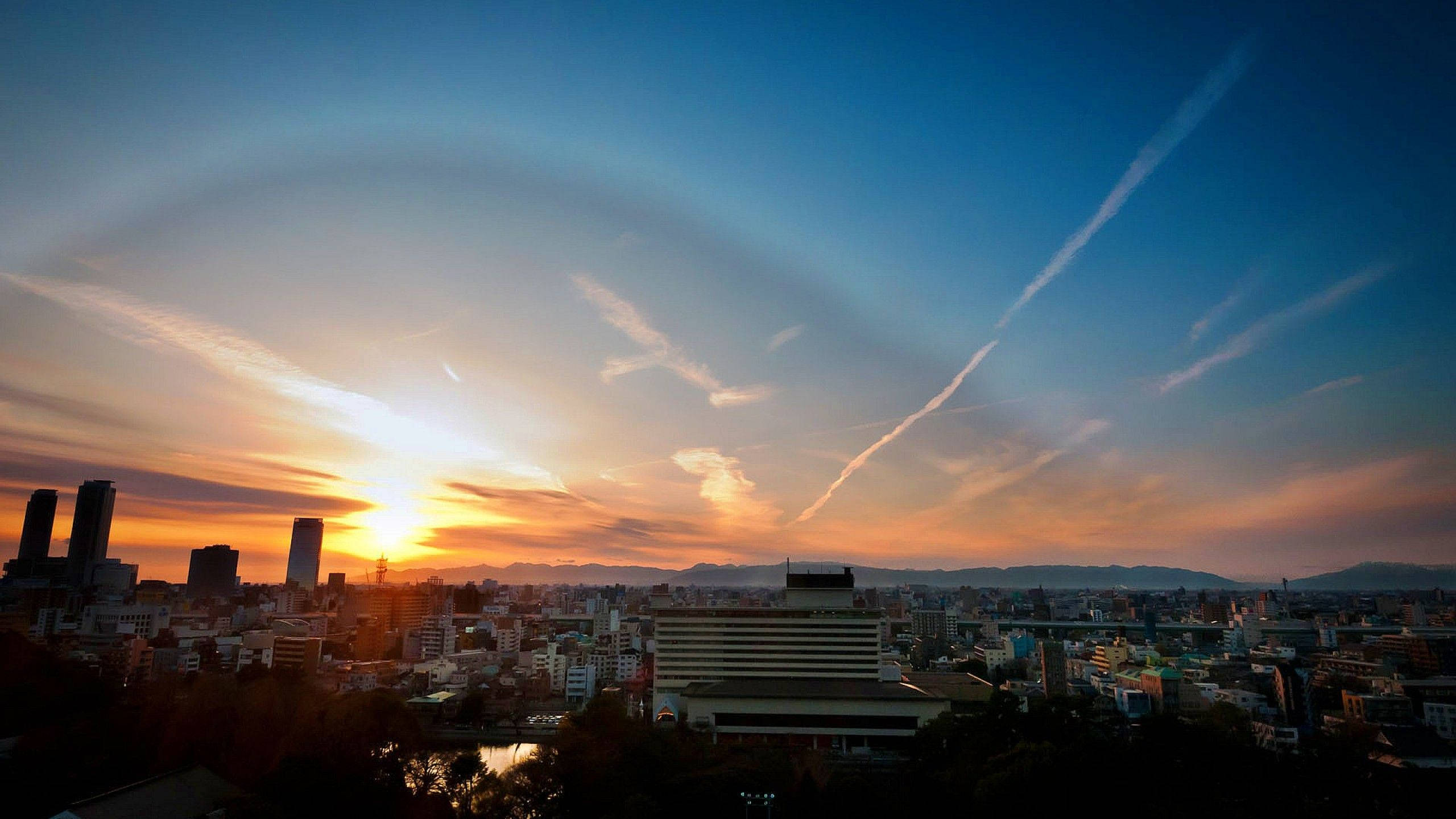 Fukuoka, sunrise, vibrant orange sun, 2K Desktop Wallpaper