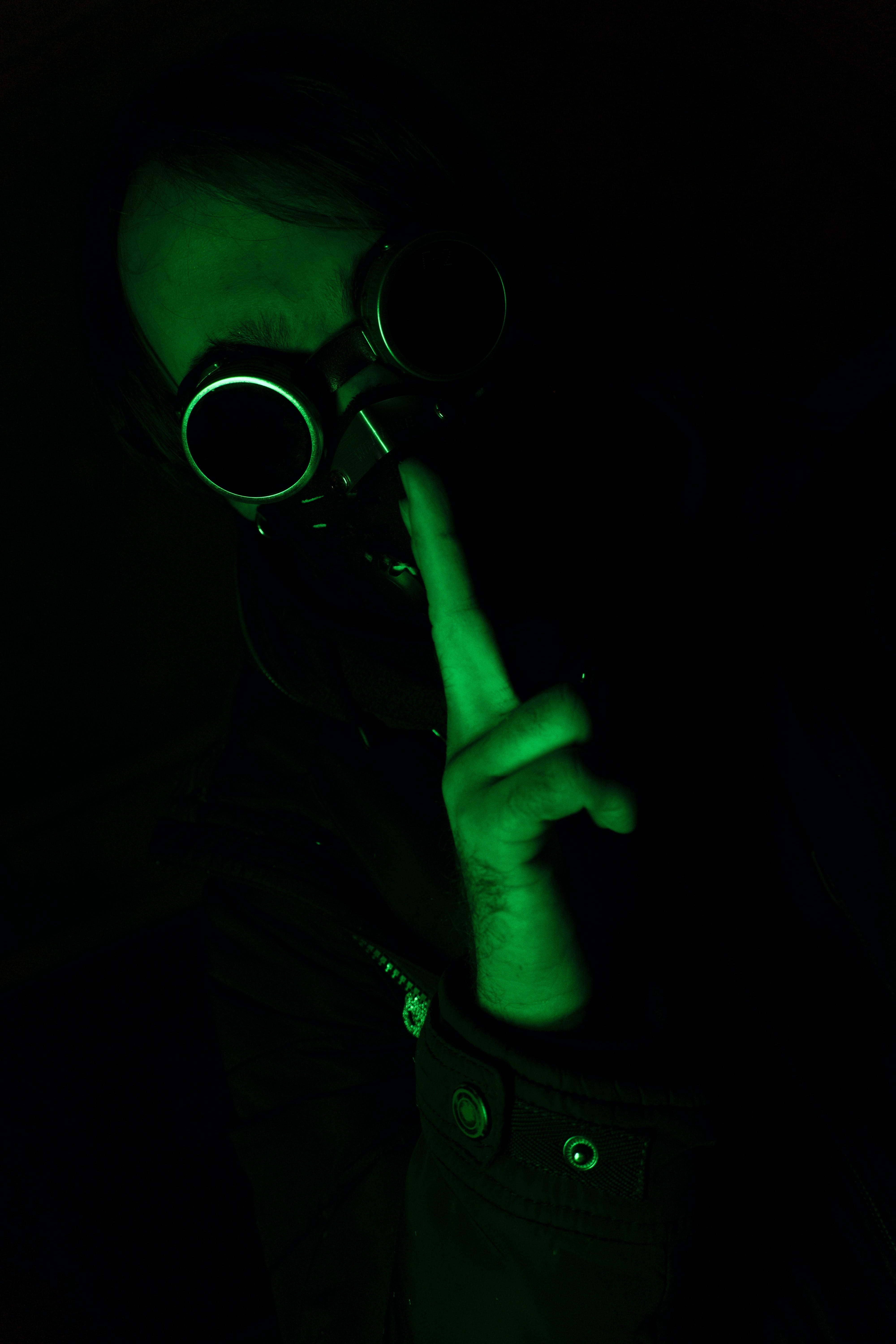 Full 4K Steampunk, eerie green light, goggles, 5K Phone Wallpaper