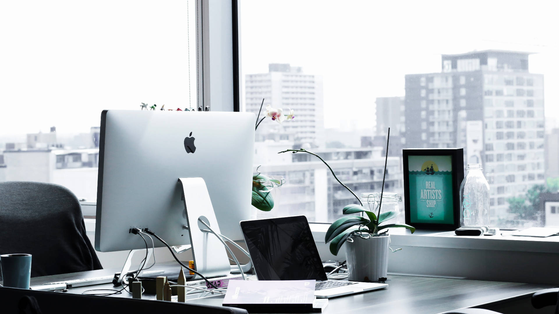 iMac, laptop, city skyline, Full HD Desktop Wallpaper
