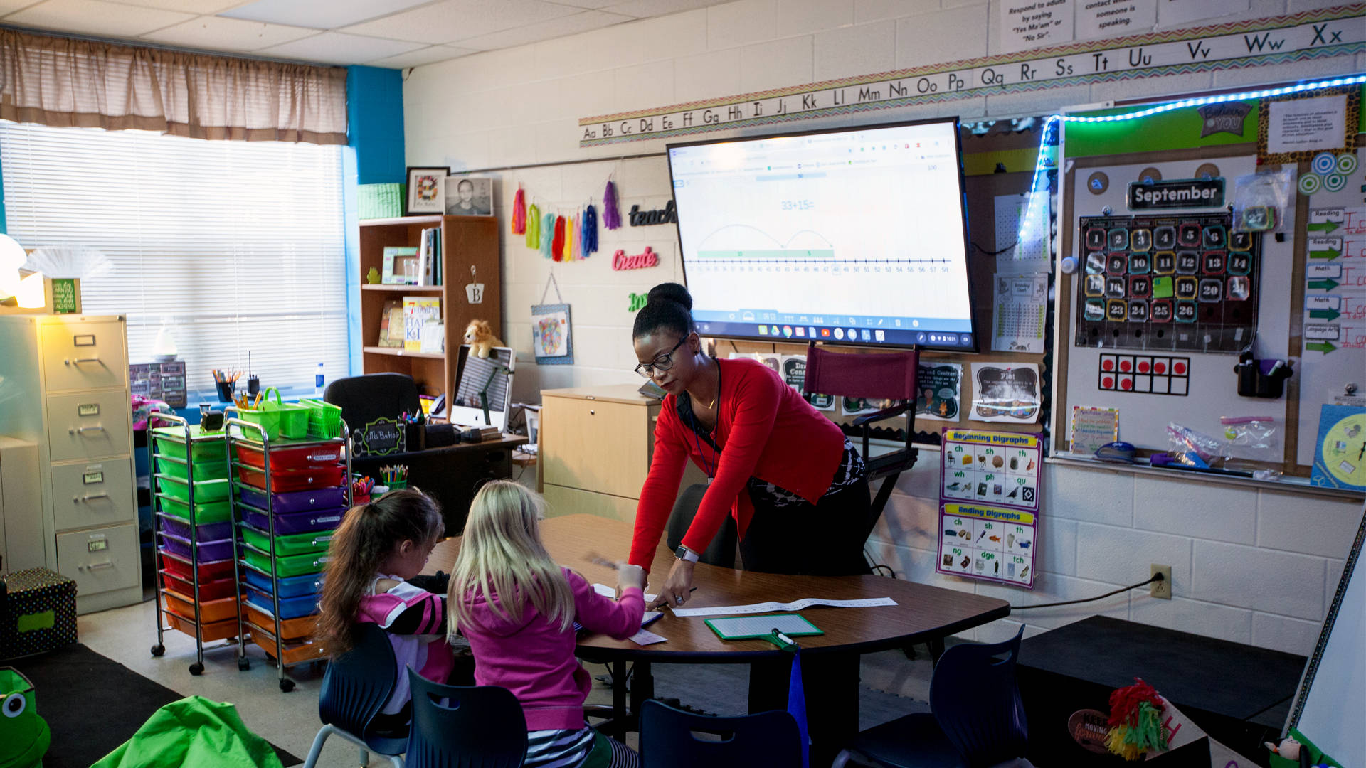 red sweater, elementary classroom, educational posters, Full HD Desktop Wallpaper