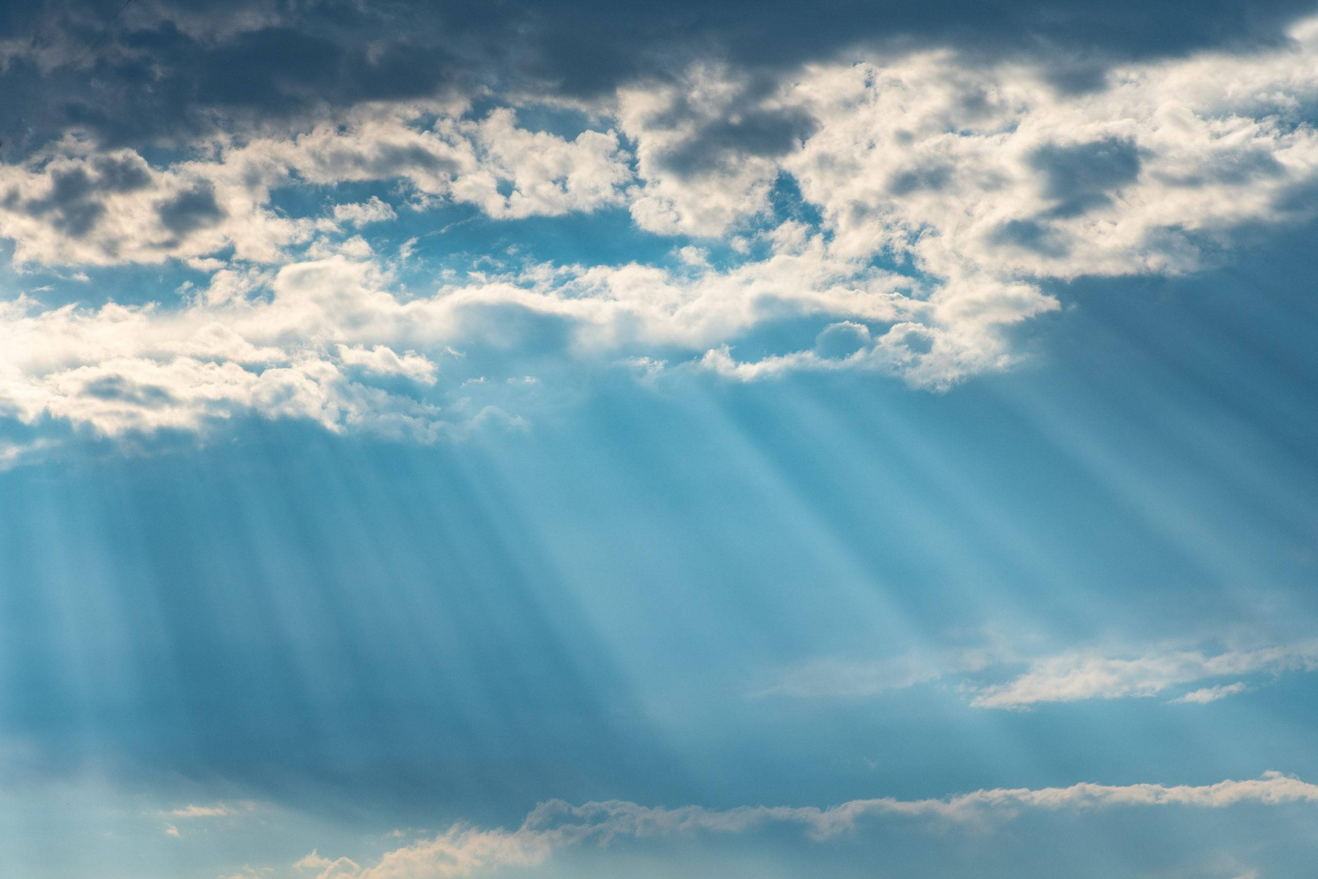 Funeral Clouds, sunbeams, fluffy white clouds, 2K Desktop Wallpaper