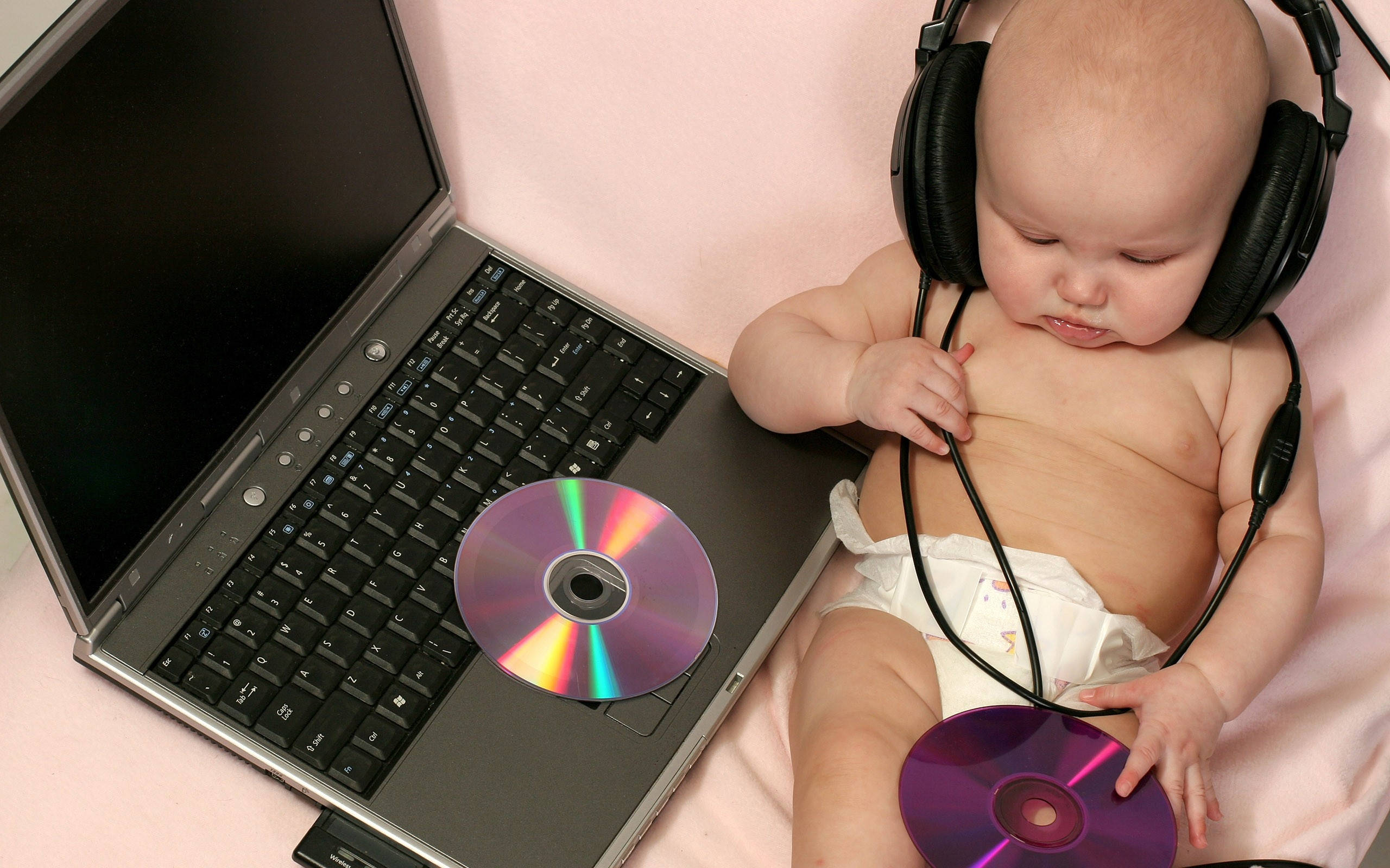Funny Baby, oversized headphones, CD, 2K Desktop Wallpaper