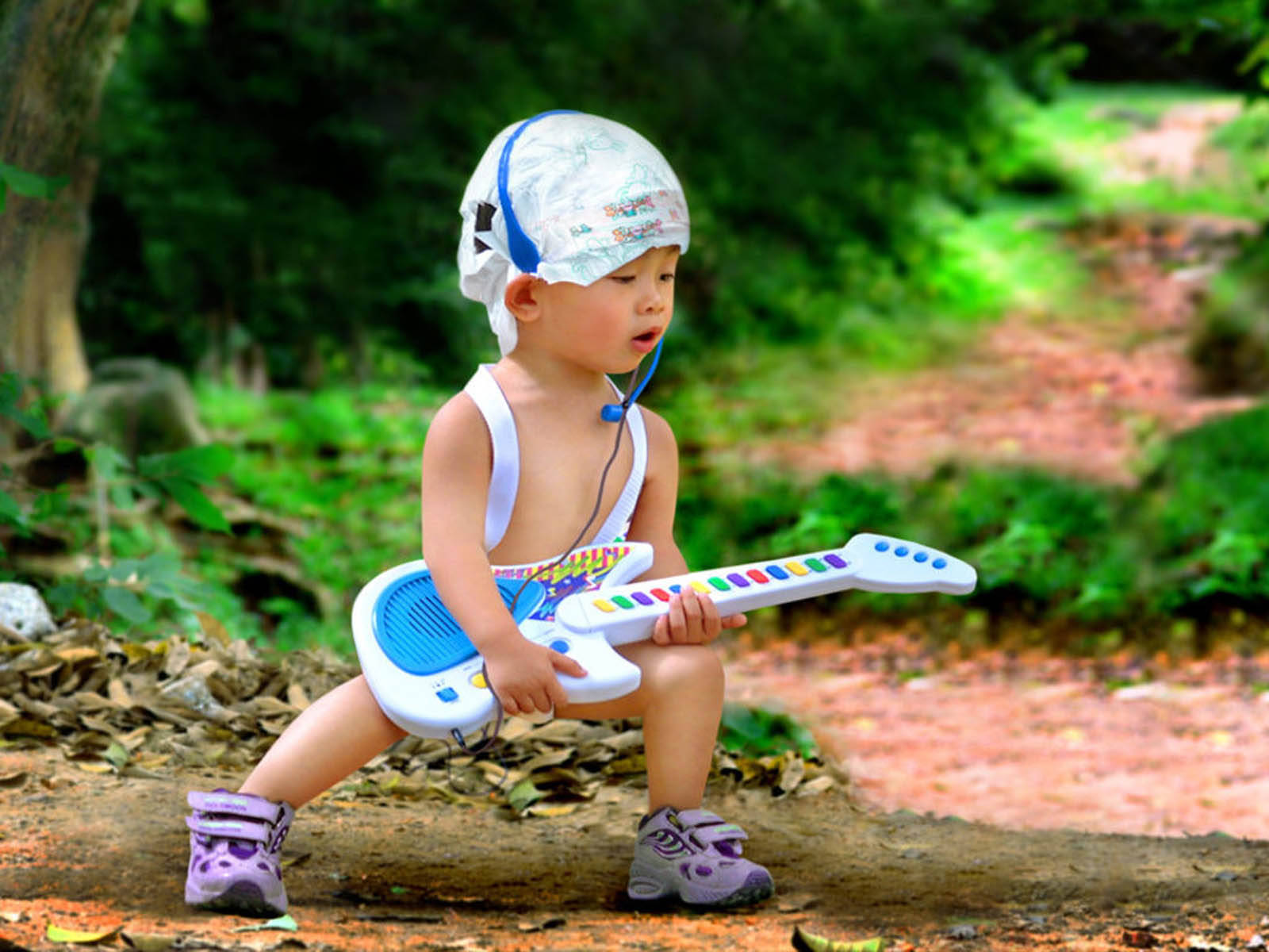 funny baby, toy guitar, plastic helmet, HD Desktop Wallpaper