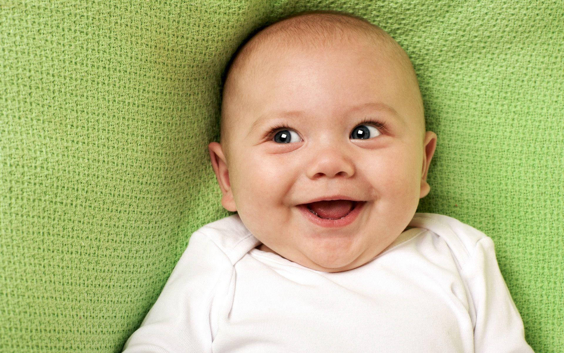Funny Baby, wide eyes, big smile, Full HD Desktop Wallpaper