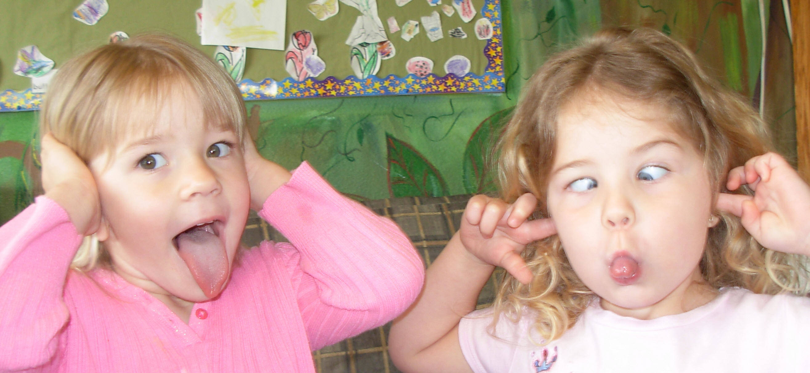 Silly Children Funny Faces, toddler, tongues out, 2K Desktop Wallpaper
