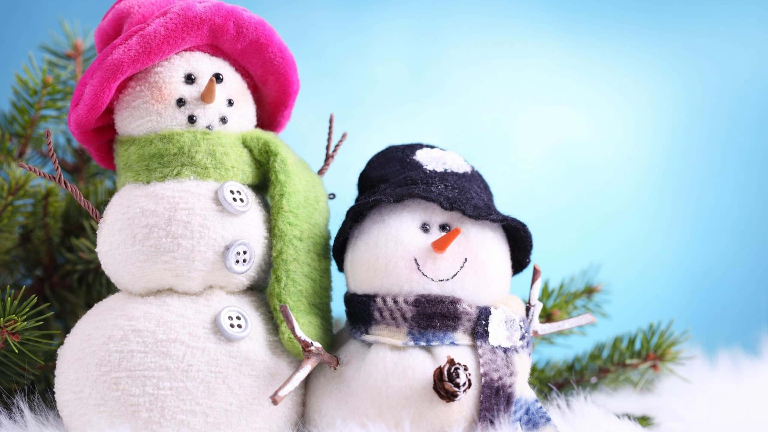 snowman figurines, colorful hats, scarves, 2K Desktop Wallpaper