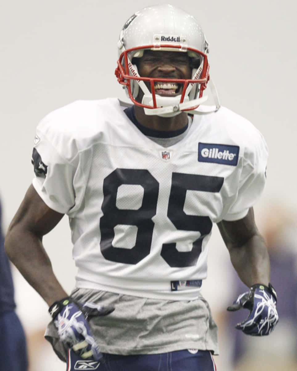 NFL, player85, white jersey, SD Phone Wallpaper