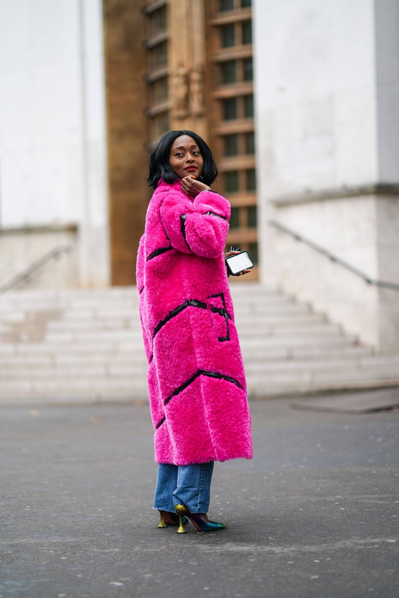 pink, fuzzy coat, city street, Full HD Phone Wallpaper