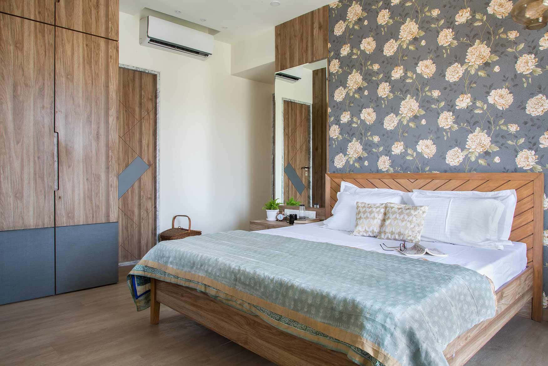 wooden country style bed, floral wallpaper accent wall, modern wooden cabinetry, HD Desktop Wallpaper