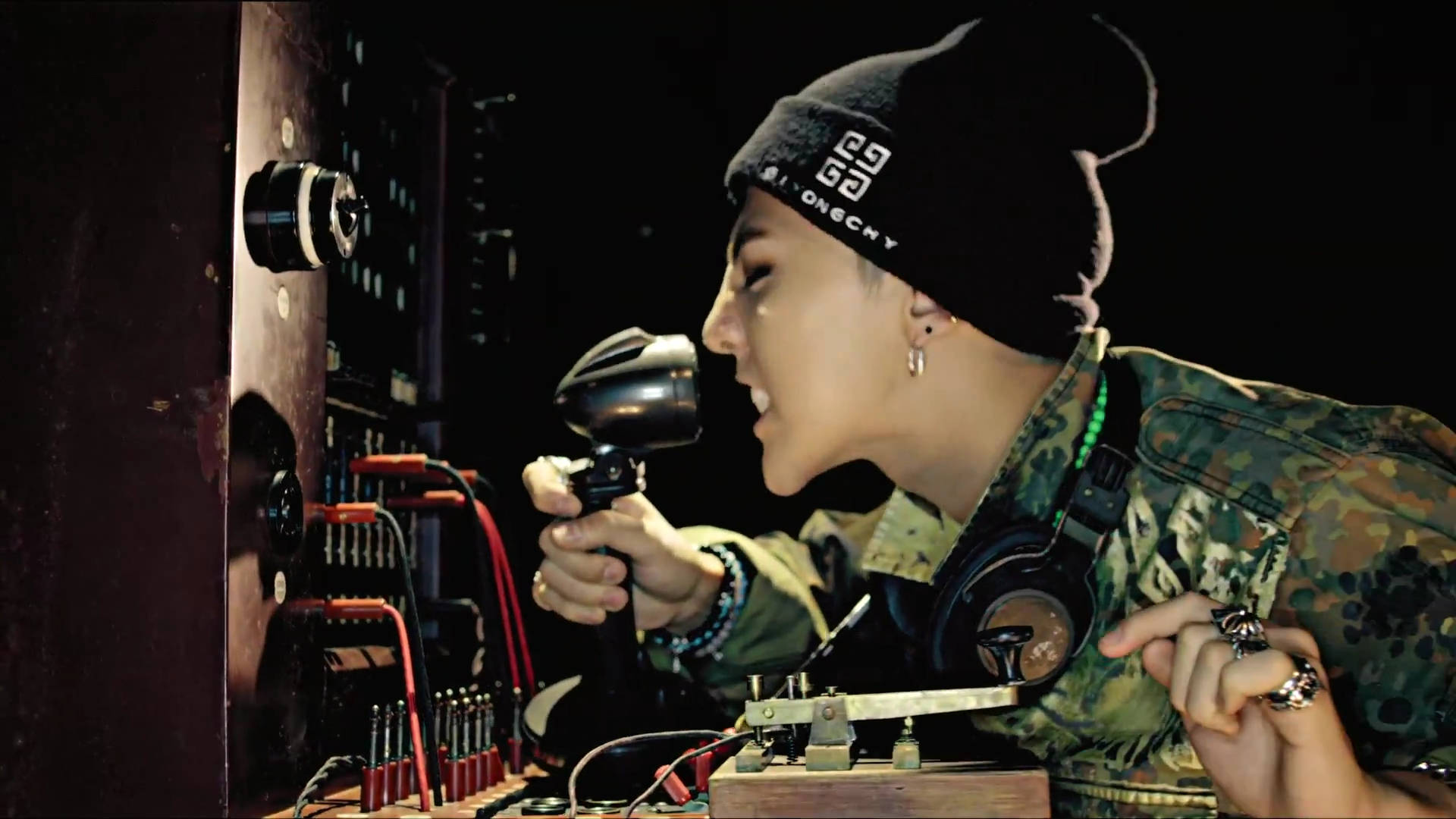 G-dragon, camouflage jacket, beanie, Full HD Desktop Wallpaper