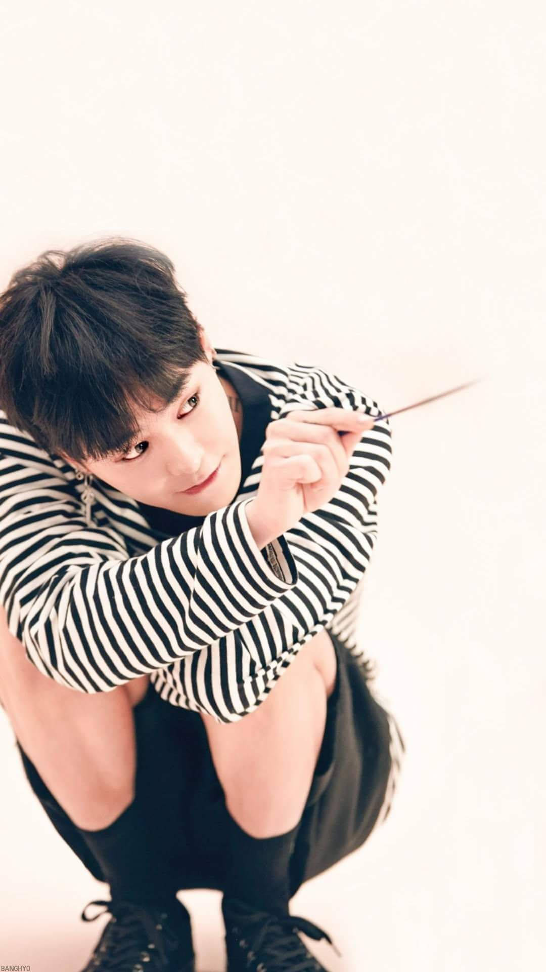 G-dragon, black and white striped shirt, plain white background, Full HD Phone Wallpaper