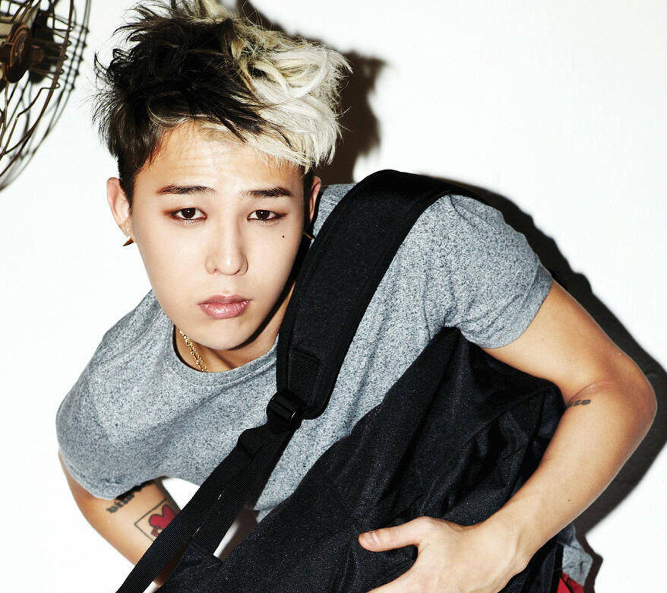 G-dragon, spiky black and white hair, gray t-shirt, Full HD Desktop Wallpaper