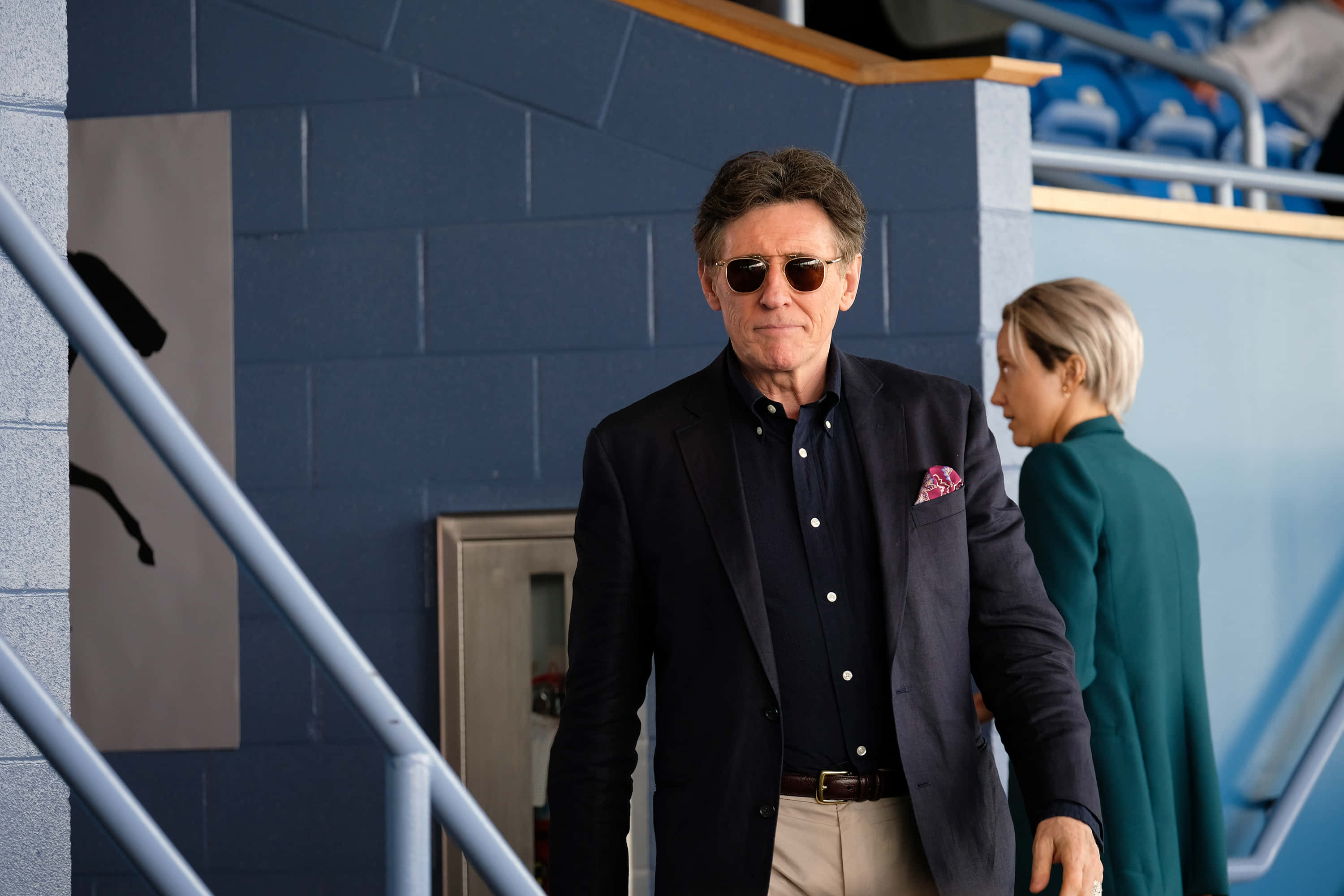 Gabriel Byrne, dark blazer, sunglasses, 2K Desktop Wallpaper