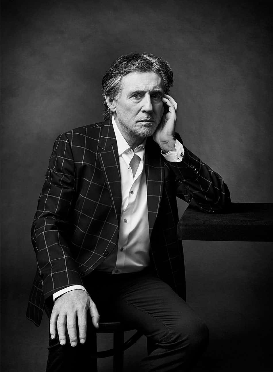 Gabriel Byrne, checkered suit, stool, HD Phone Wallpaper