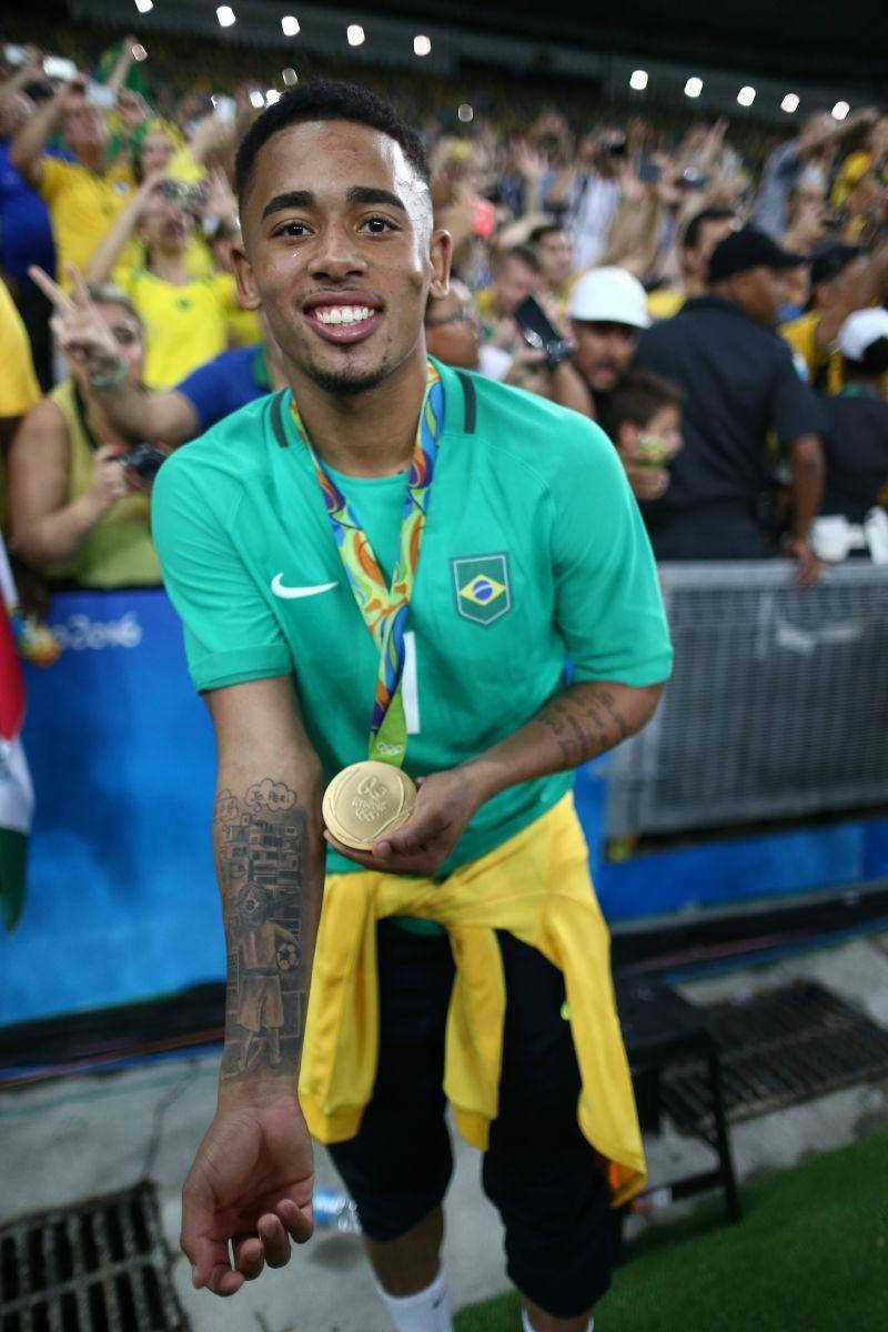 Gabriel Jesus, gold medal, stadium, SD Phone Wallpaper