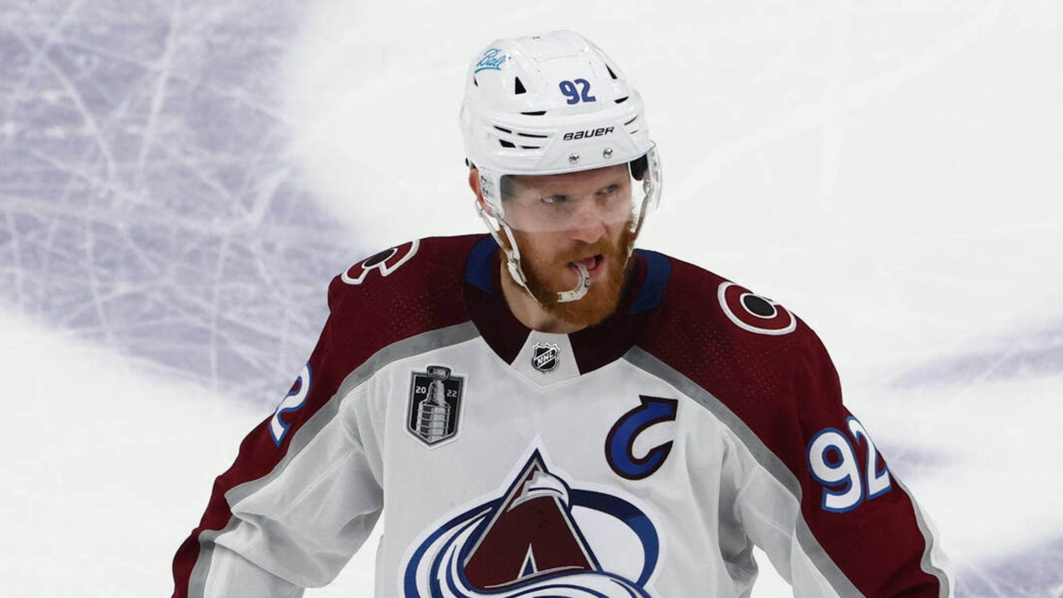 Gabriel Landeskog, number 92, white and maroon jersey, Full HD Desktop Wallpaper