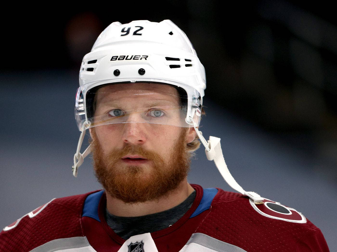 Gabriel Landeskog, white helmet, maroon jersey, HD Desktop Wallpaper
