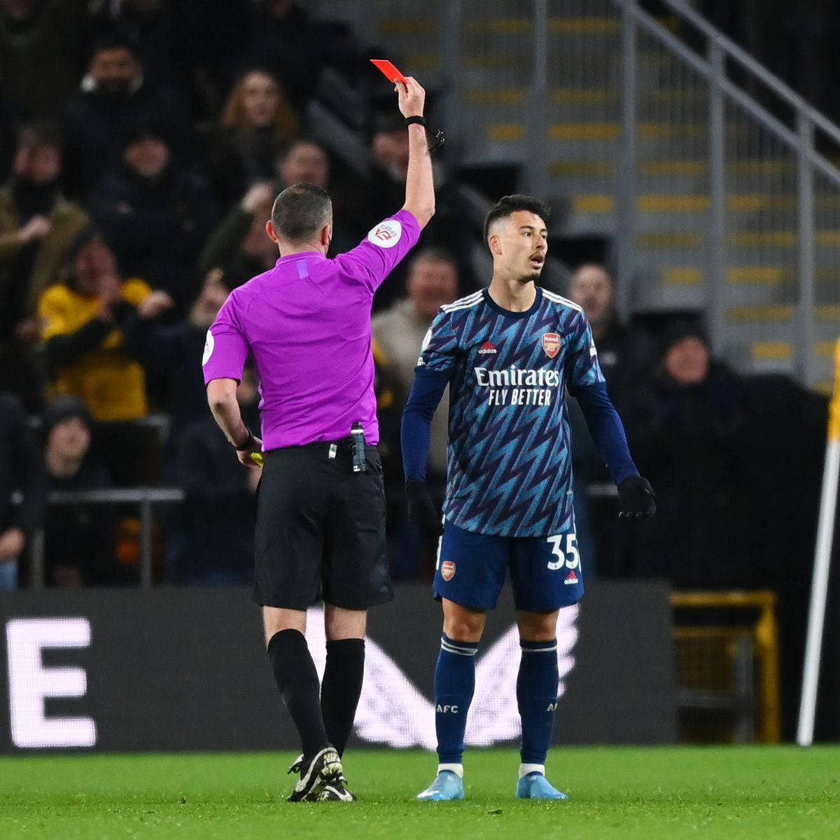 Gabriel Martinelli, red card, purple shirt, SD Desktop Wallpaper