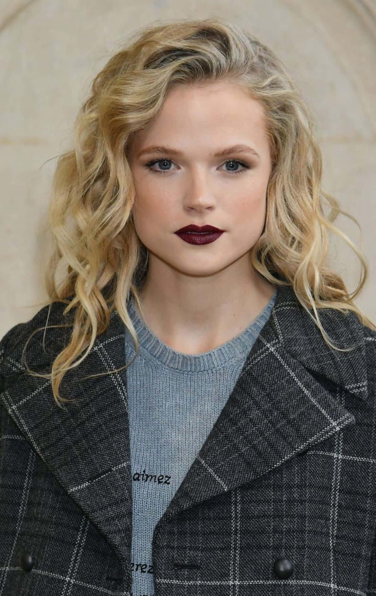Gabriella Wilde, wavy blonde hair, bold dark lipstick, HD Phone Wallpaper