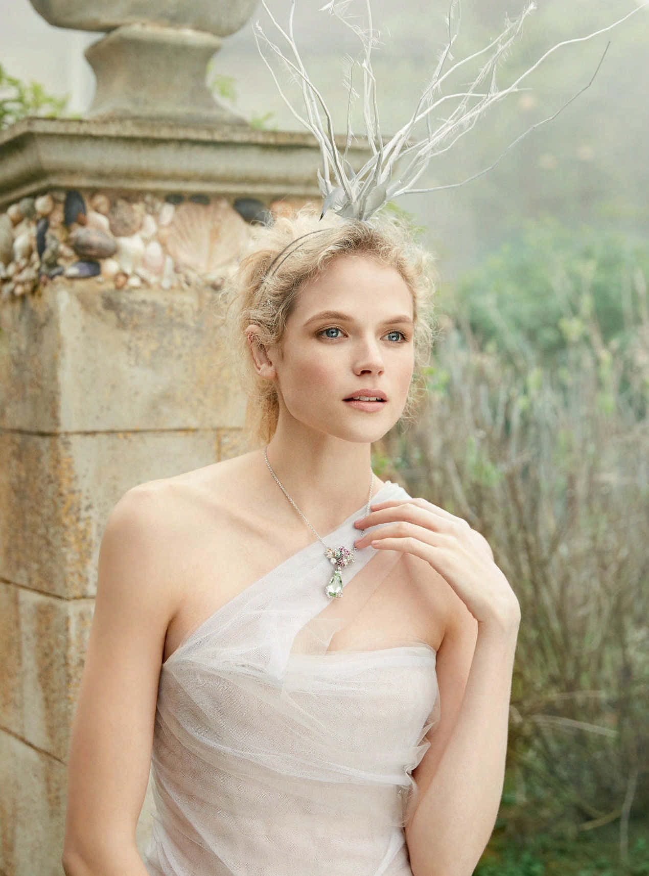 Gabriella Wilde, flowing white gown, silver twig headpiece, HD Phone Wallpaper
