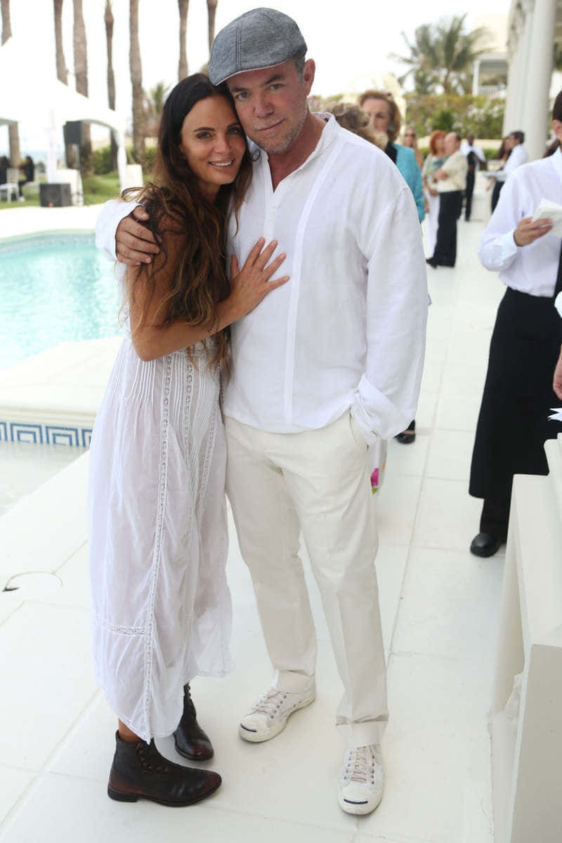 Gabrielle Anwar, poolside, white linen outfits, SD Phone Wallpaper