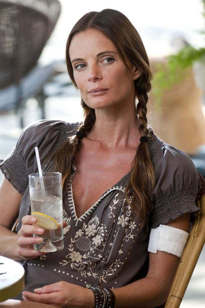Gabrielle Anwar, braided hair, lemonade drink, SD Phone Wallpaper