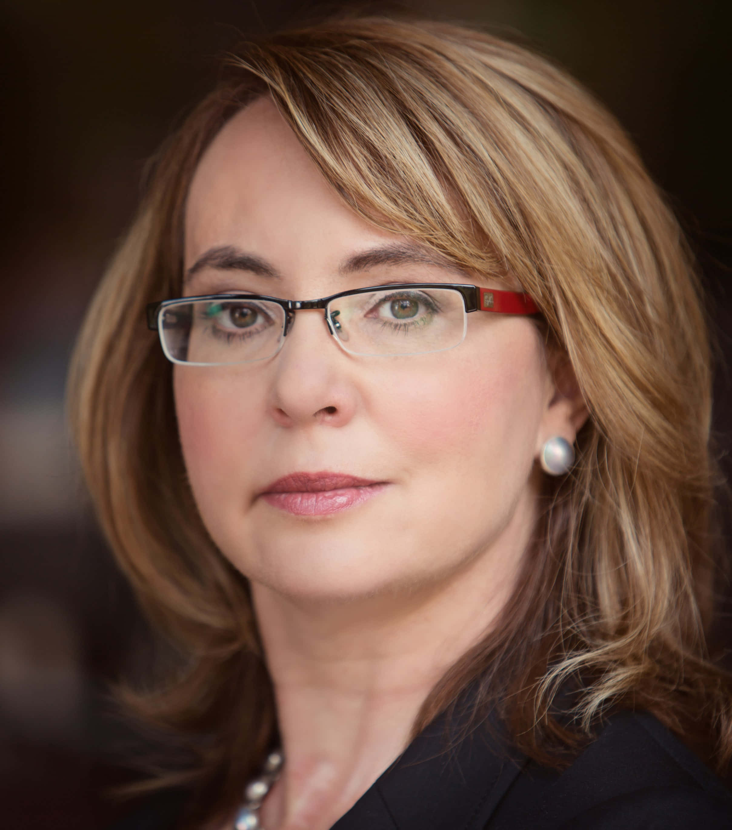 Gabrielle Giffords, glasses, pearl earrings, 2K Phone Wallpaper