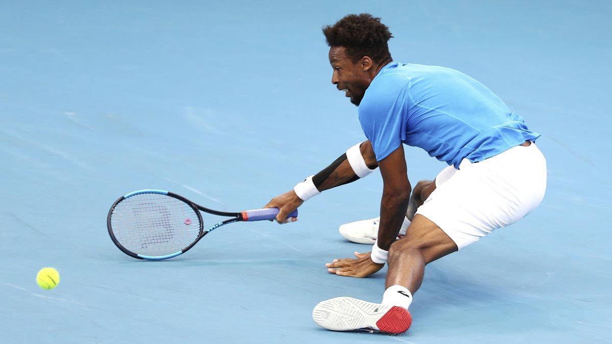 Gael Monfils, blue court, yellow ball, SD Desktop Wallpaper
