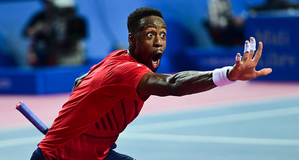 Gael Monfils, red shirt, blue court, SD Desktop Wallpaper