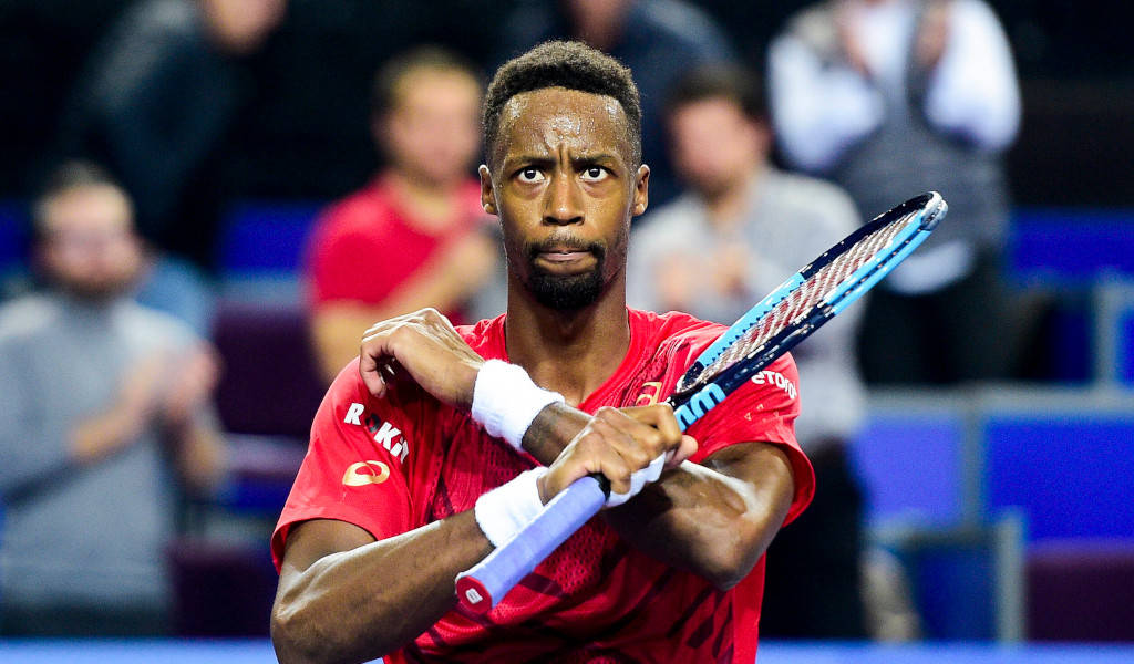 Gael Monfils, red shirt, racket, SD Desktop Wallpaper