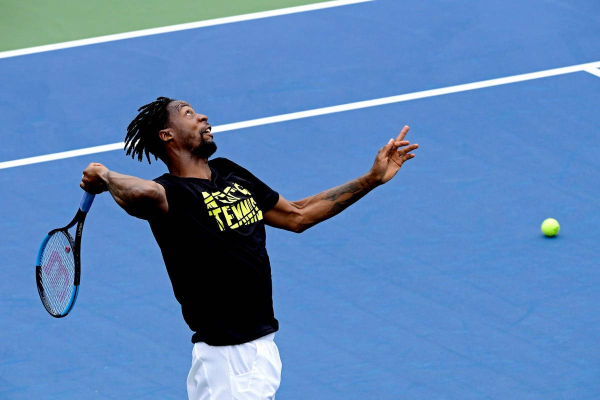 Gael Monfils, vibrant blue court, yellow ball, SD Desktop Wallpaper