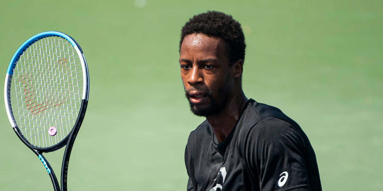 Gael Monfils, green tennis court, racket, SD Desktop Wallpaper