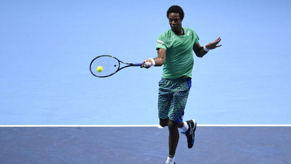 Gael Monfils, blue court, yellow ball, SD Desktop Wallpaper