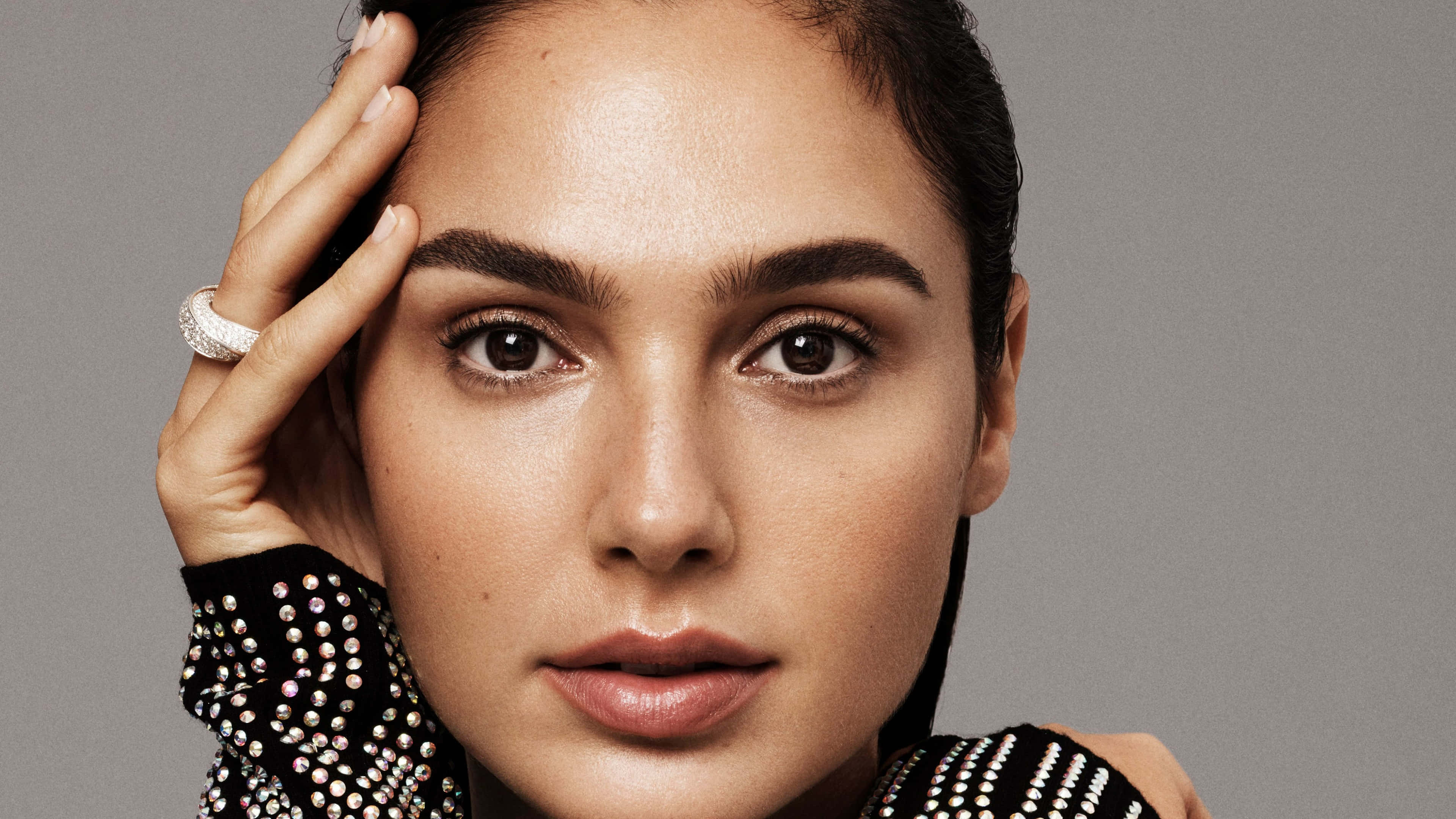 Gal Gadot, dark hair, bold eyes, 4K Desktop Wallpaper