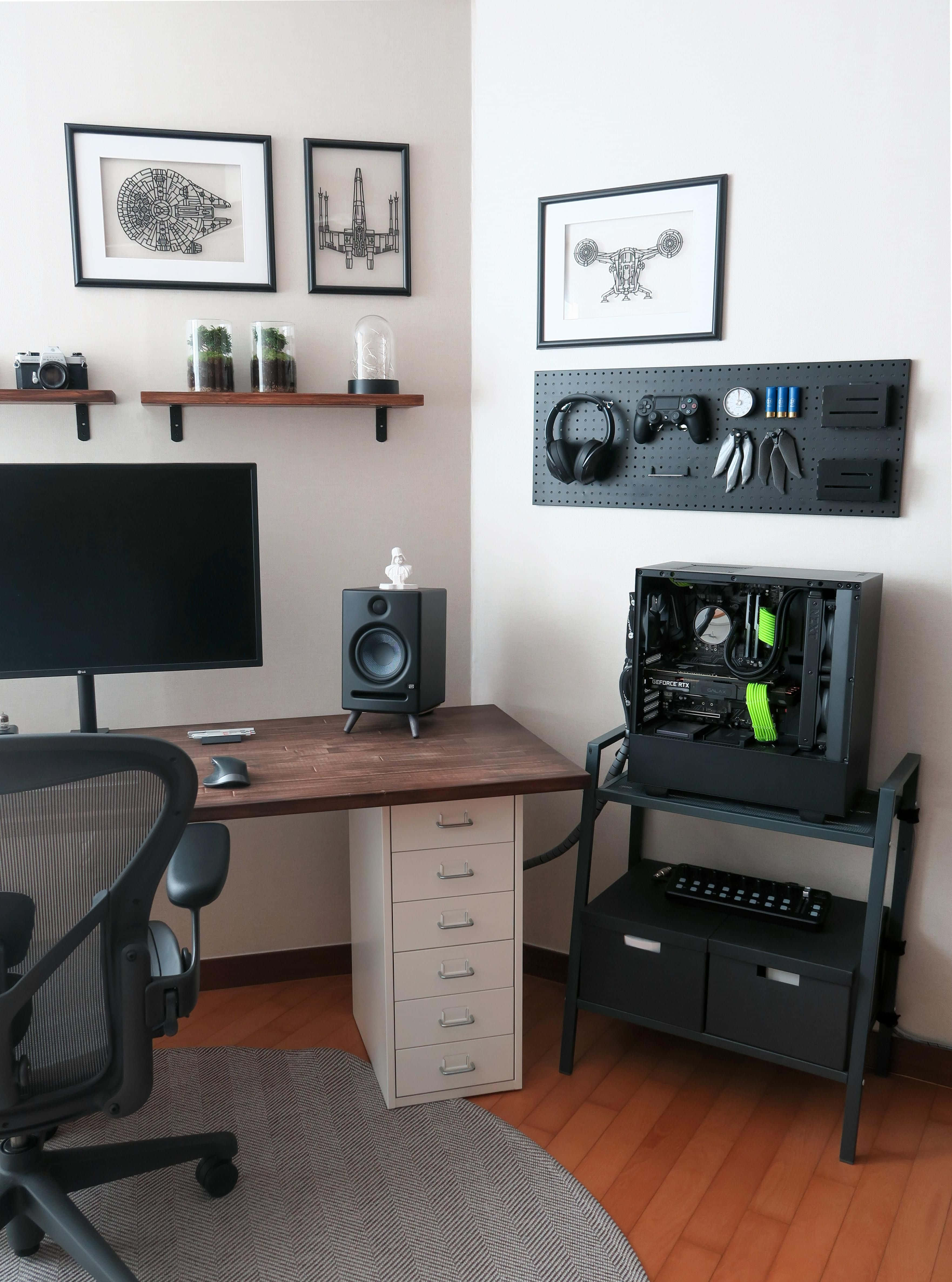 wooden desk, black gaming chair, open PC case, 4K Phone Wallpaper