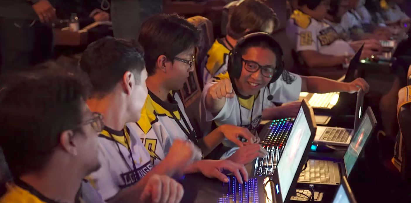 esports, yellow and white jerseys, glowing laptops, HD Desktop Wallpaper