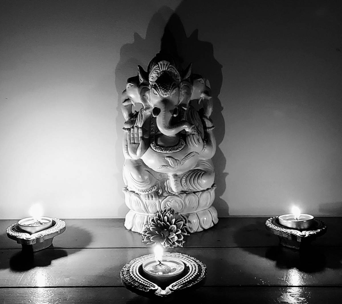 Ganesh, black and white illustration, three lit oil lamps, SD Desktop Wallpaper