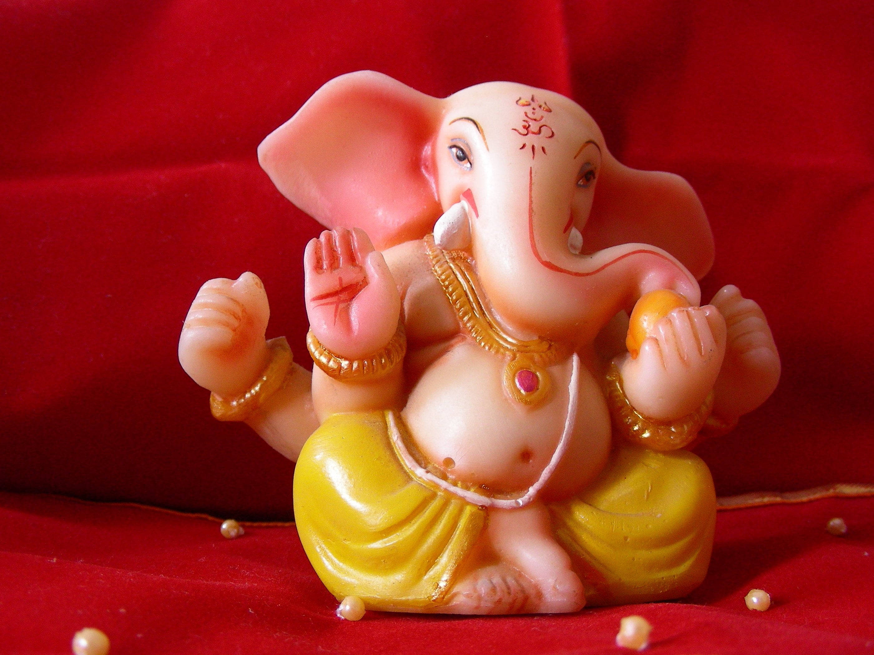 Ganesh, pink plastic, gold jewelry, 2K Desktop Wallpaper