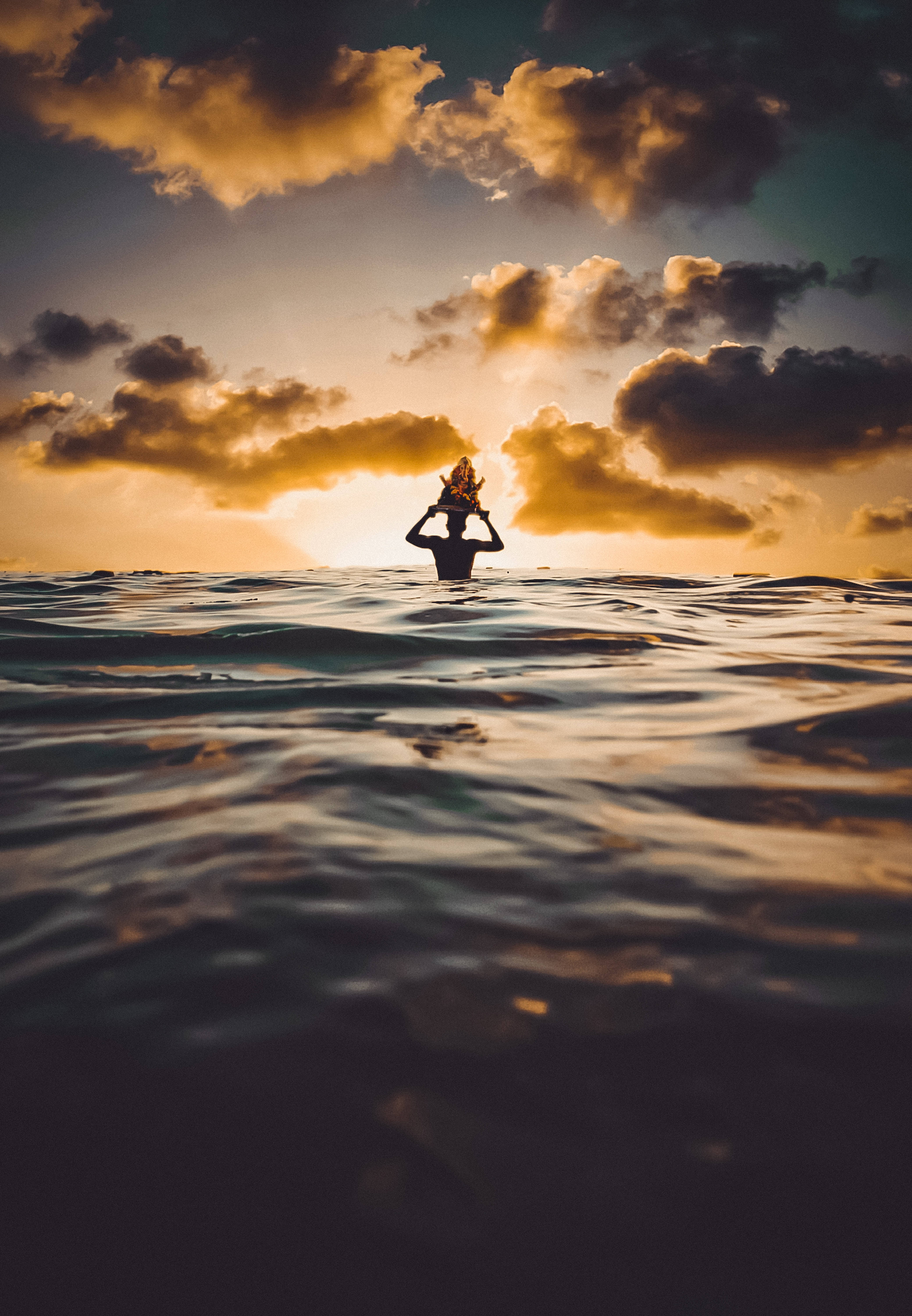 Ganesh Mobile, ocean, child, 5K Phone Wallpaper