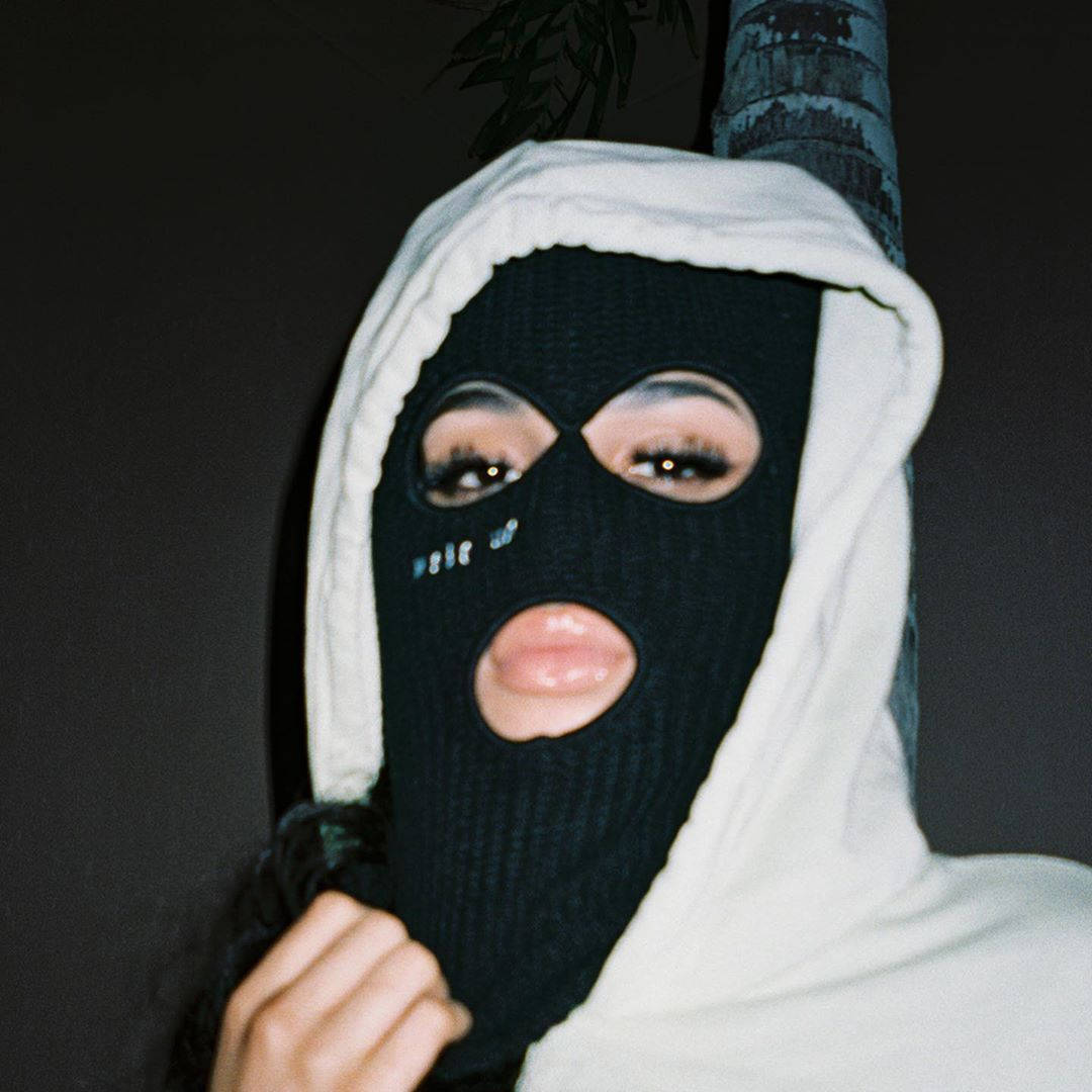 black balaclava, white hoodie, dramatic eyelashes, SD Desktop Wallpaper