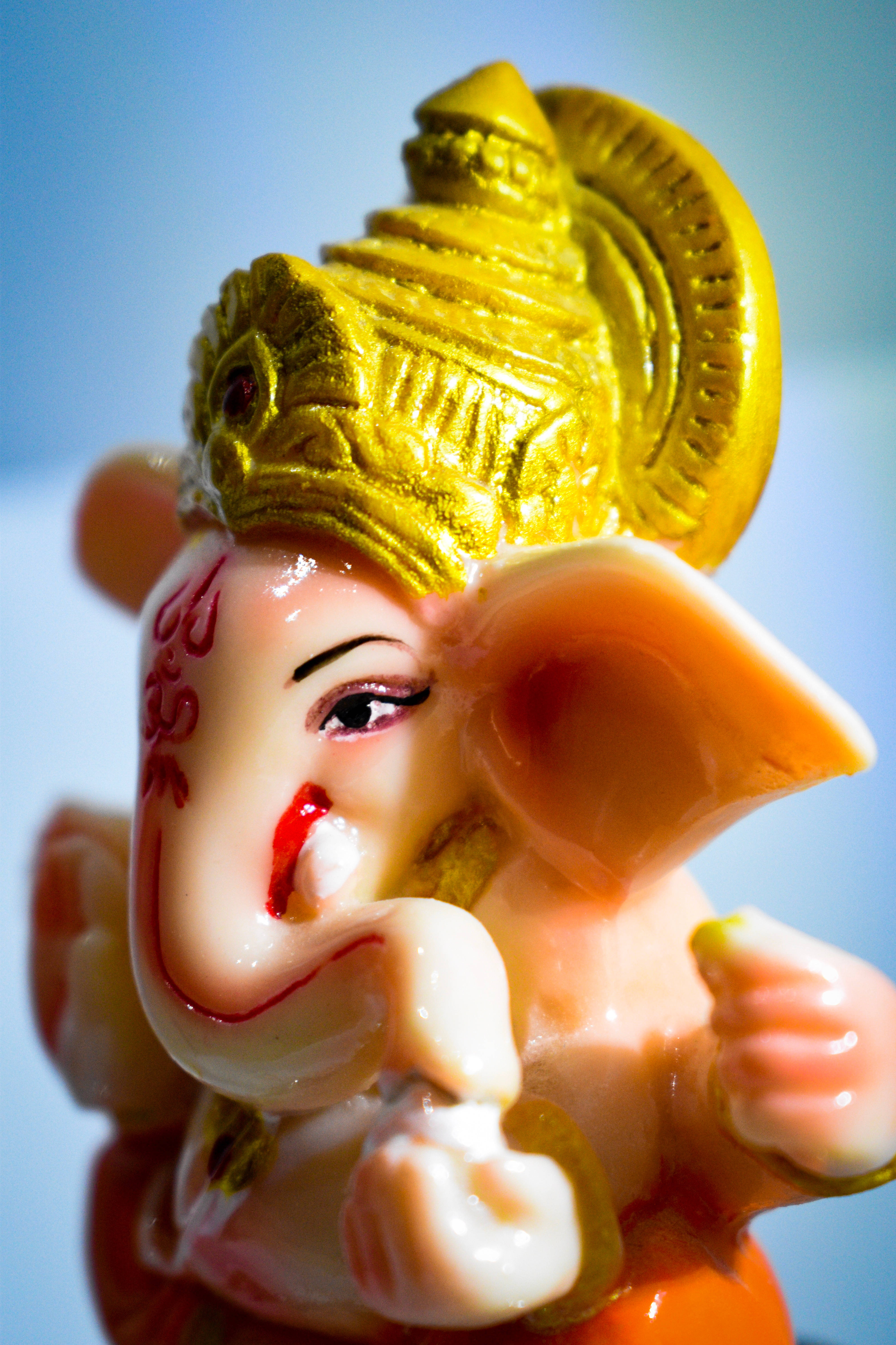 Ganpati Bappa, glossy pink, golden crown, 5K Phone Wallpaper