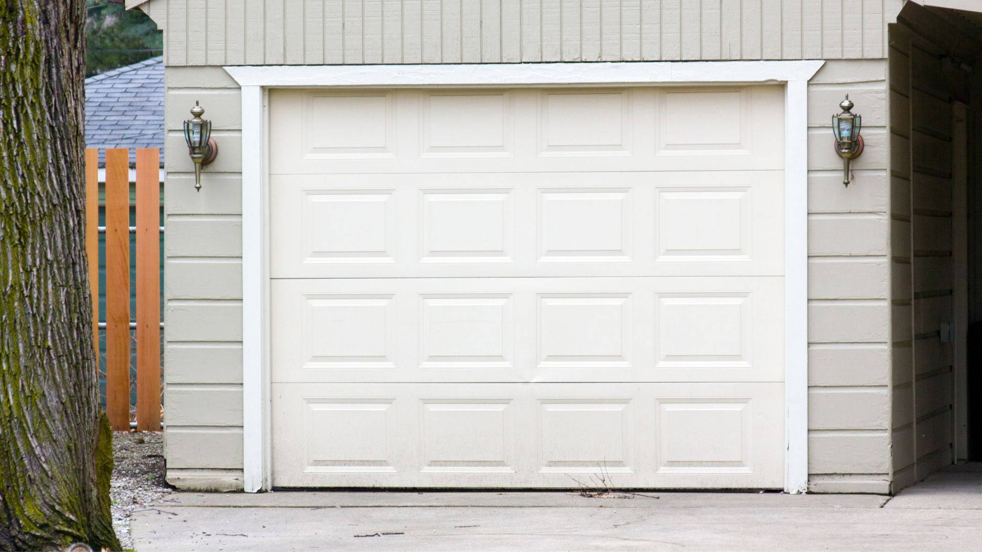 white garage door, beige siding, vintage lanterns, Full HD Desktop Wallpaper