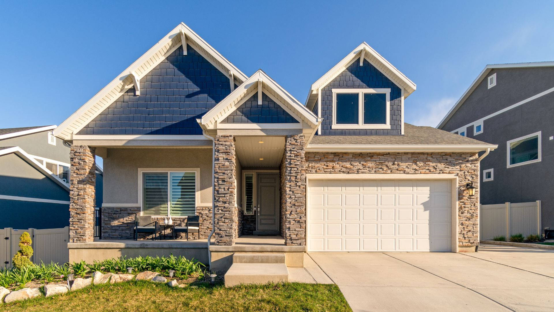 modern vintage house, dark blue shingles, stone accents, Full HD Desktop Wallpaper