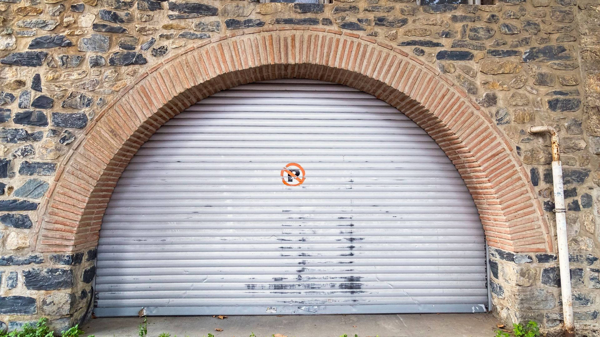 vintage retro aesthetic, garage door, no parking, Full HD Desktop Wallpaper