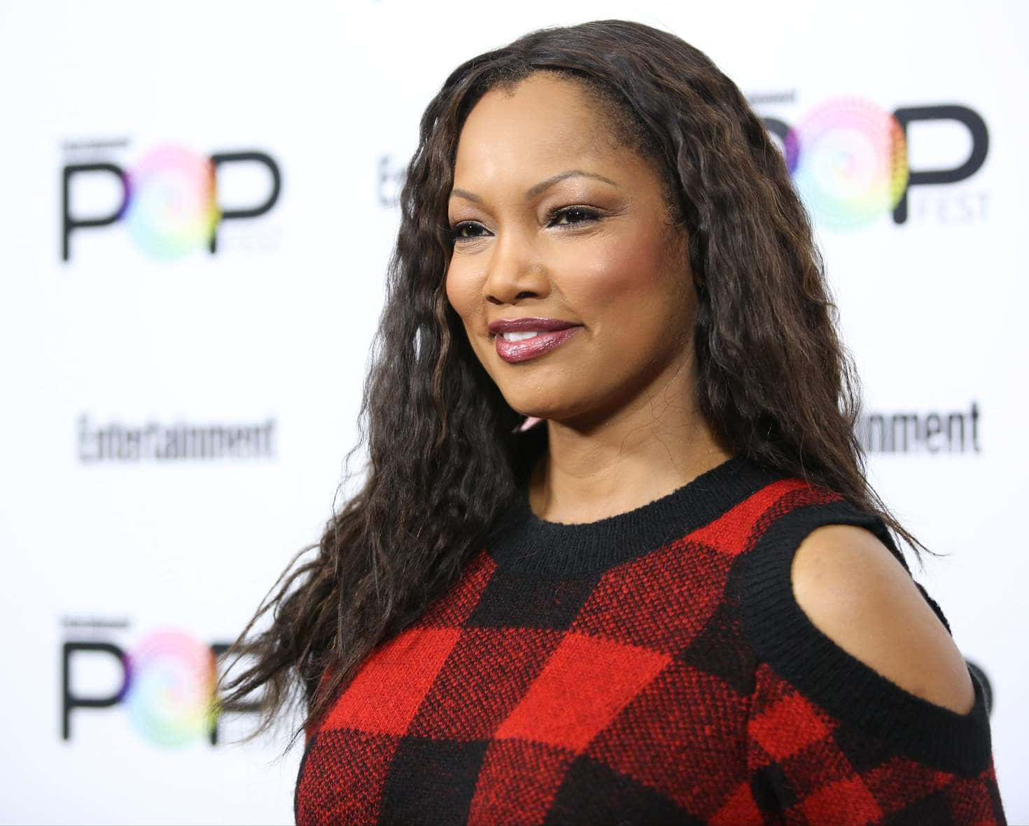 Garcelle Beauvais, red and black plaid sweater, pop fest event, HD Desktop Wallpaper