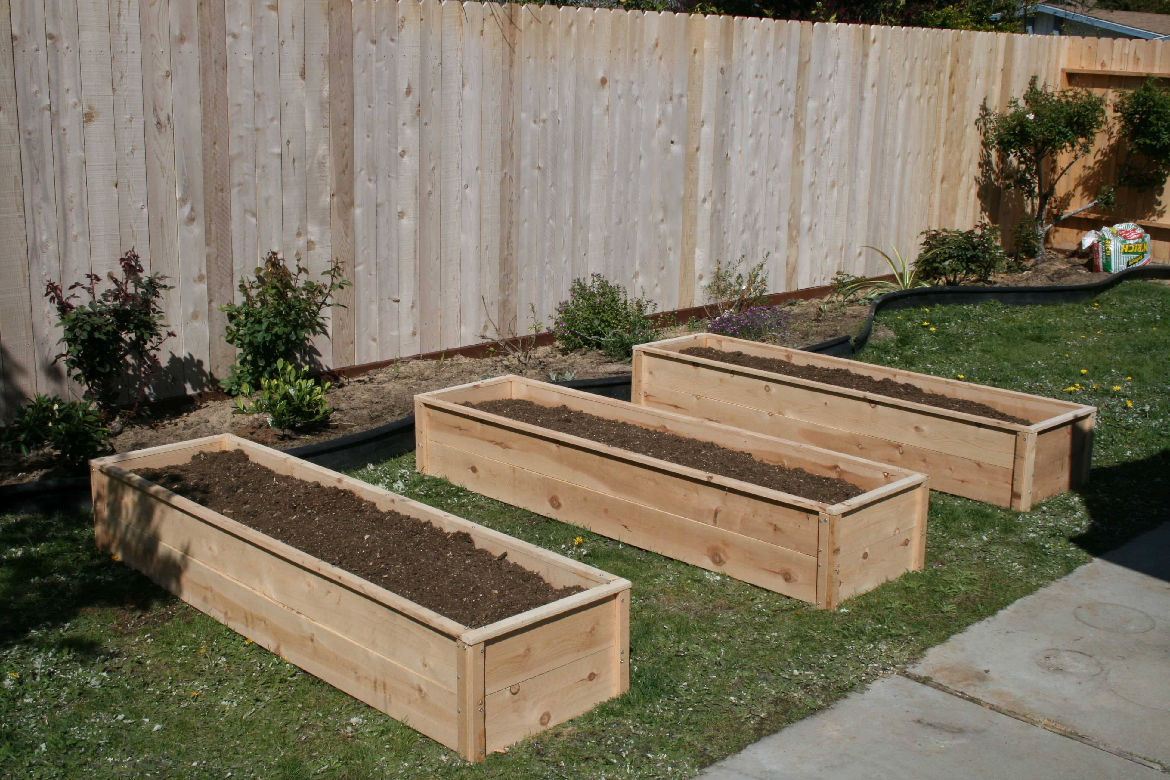 Garden Bed, wooden raised garden beds, grass, 4K Desktop Wallpaper