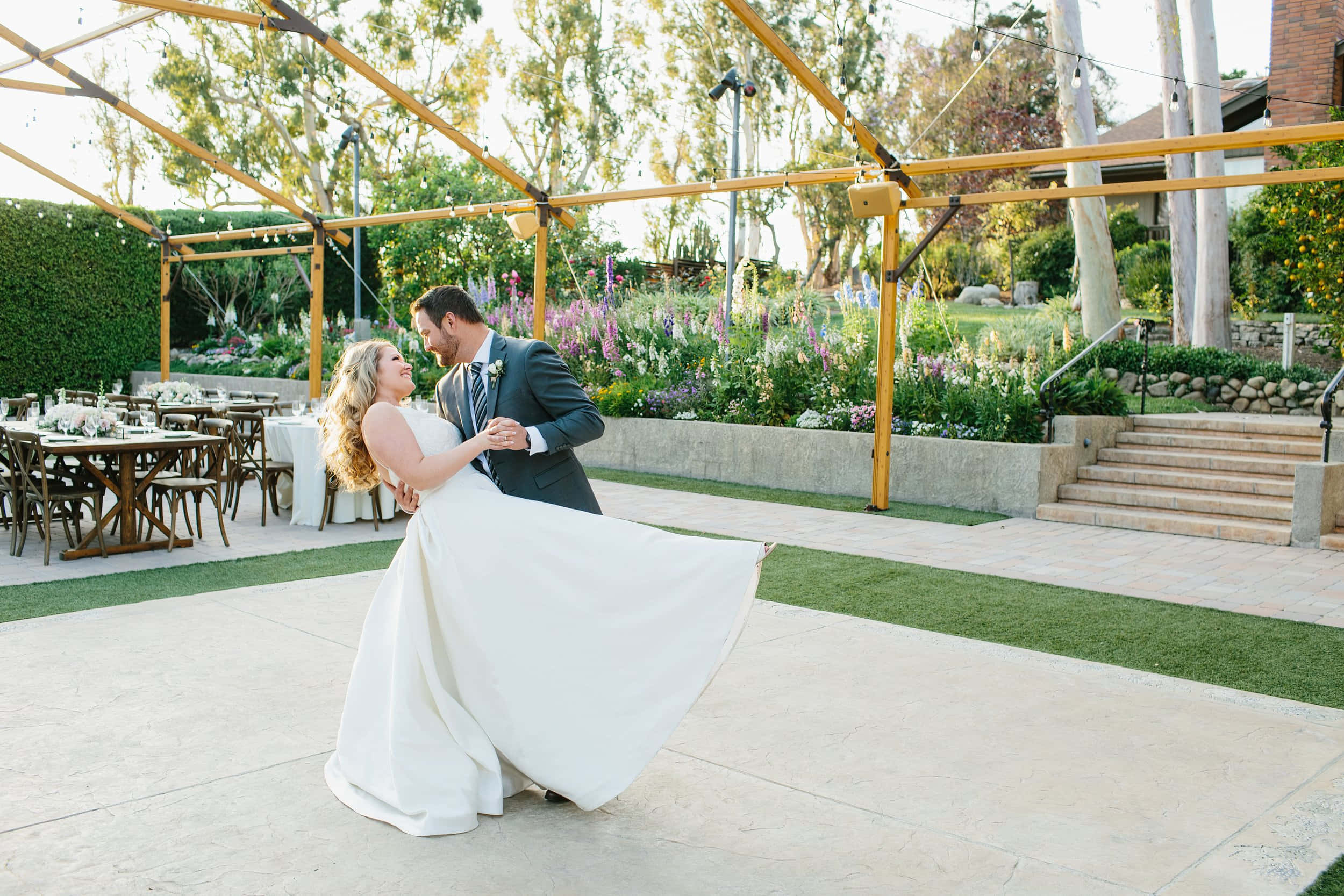 garden wedding, wooden pergola, sunlit garden wedding venue, Full HD Desktop Wallpaper